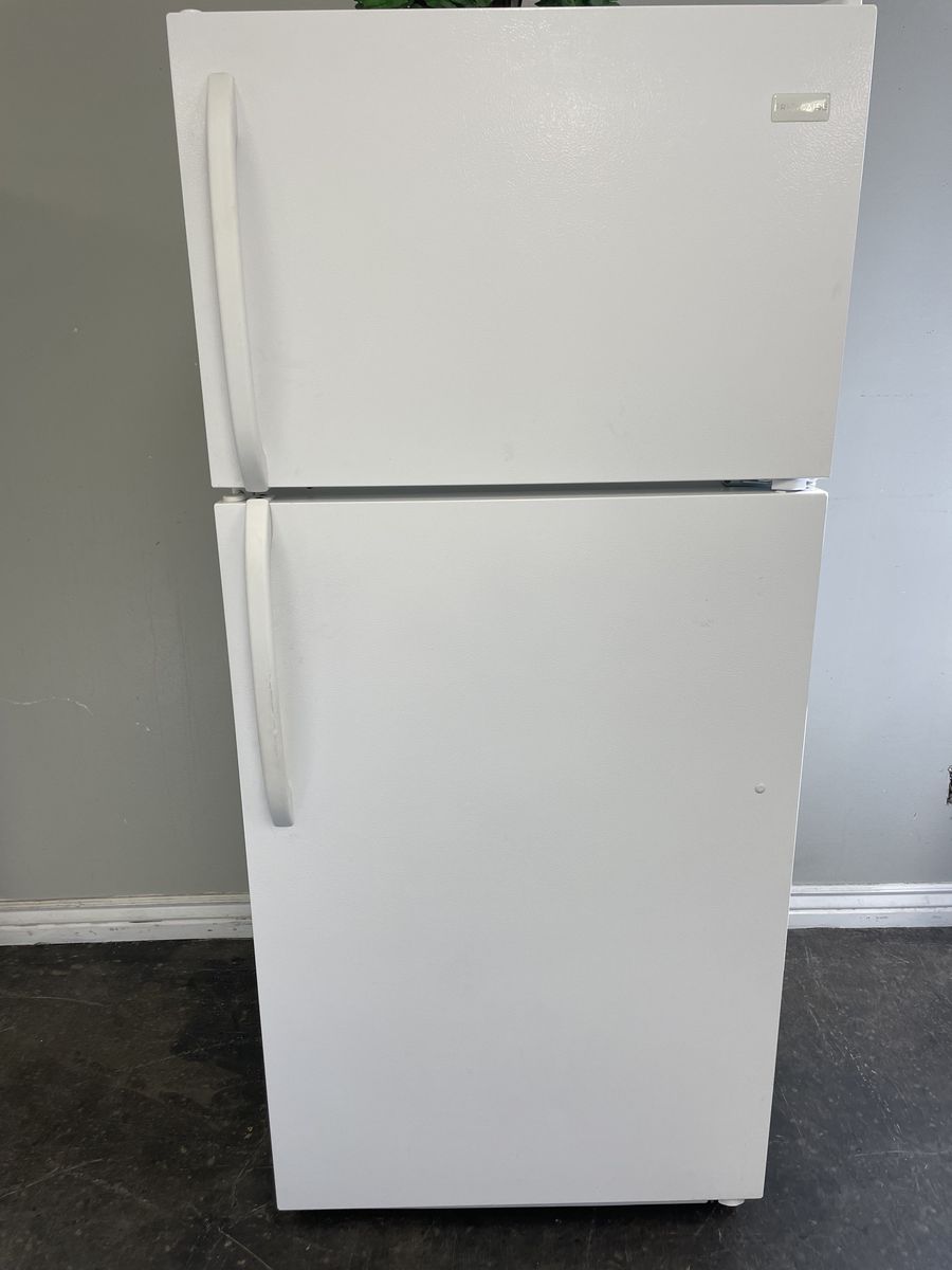 Frigidaire Refrigerator, Freezer on Top, Perfect for Apartments,  With Warranty!