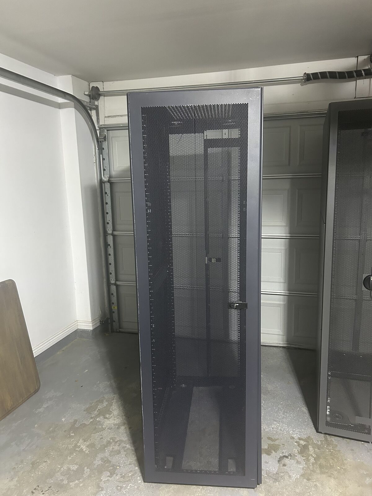 DELL 42U Server Rack Cabinet