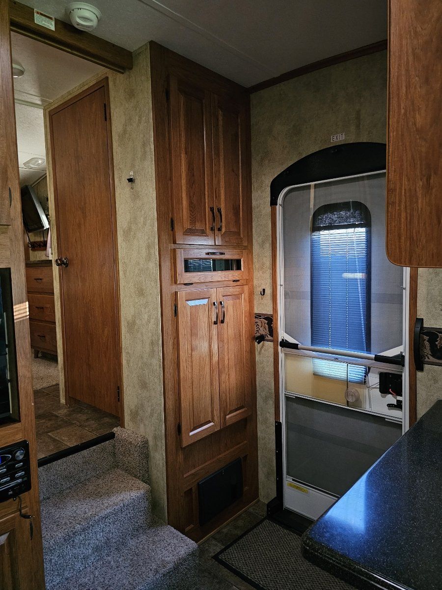 Main image 19