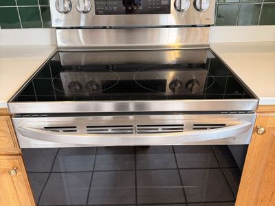 LG Freestanding Electric Stove/Oven