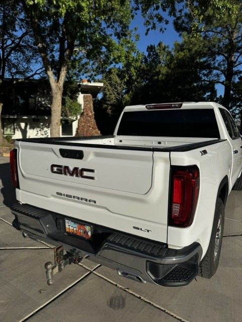 2023 GMC 1500 SLT