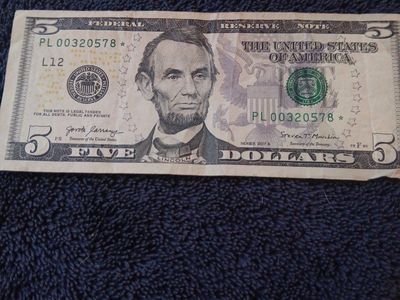 US $5 Five Dollar Bill with Star Note - Series 2017A, PL00320578*