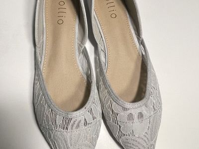 Ollie Women’s Shoes (New)