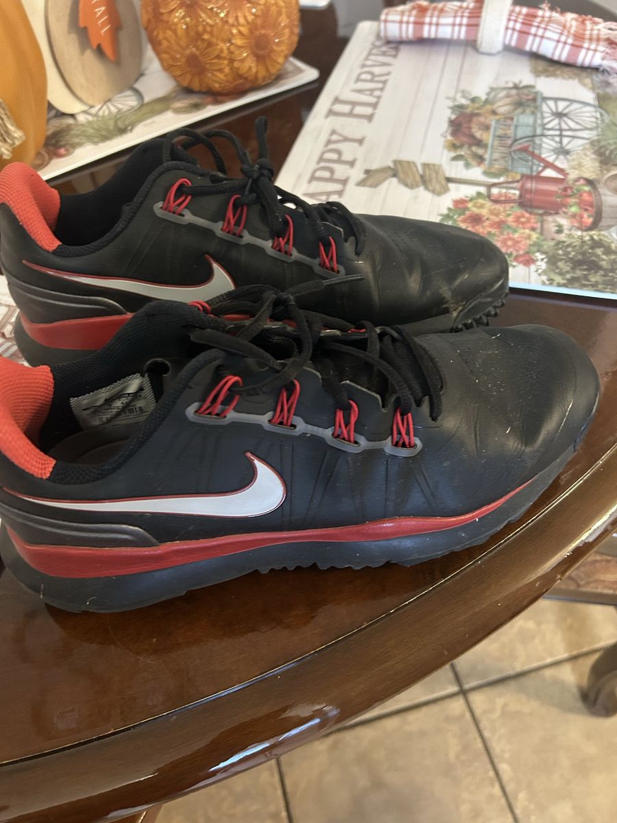 Size 10. Rare 2014 TW golf shoes.  If good condition.  Nike Men's Golf Shoes Black and Red Low Top Athletic Sneakers