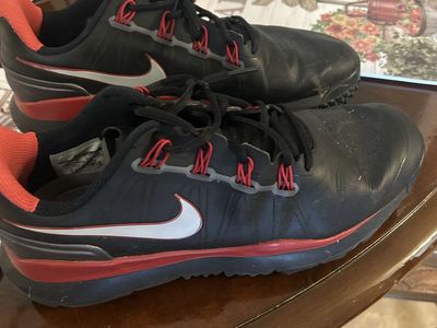 Size 10. Rare 2014 TW golf shoes. If good condition. Nike Men's Golf Shoes Black and Red Low Top Athletic Sneakers