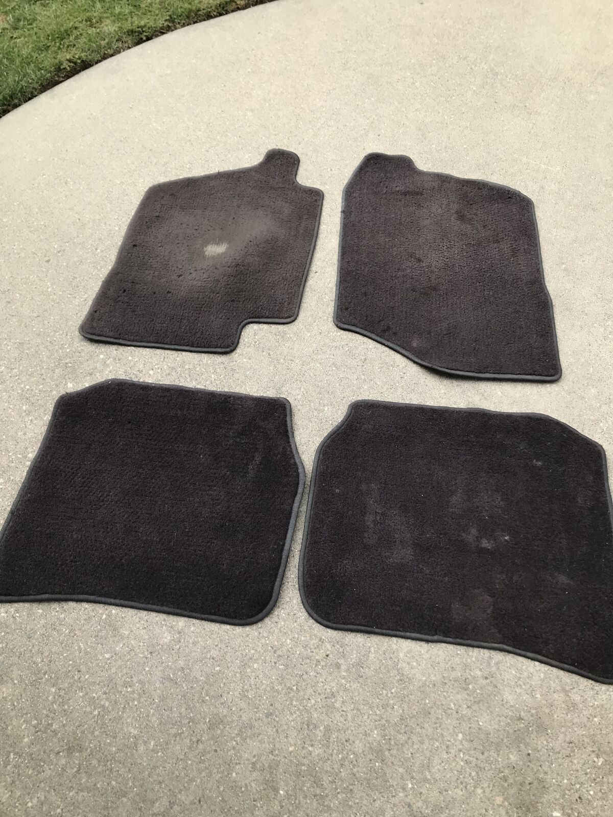 TOYOTA COROLLA FLOOR MATS USED