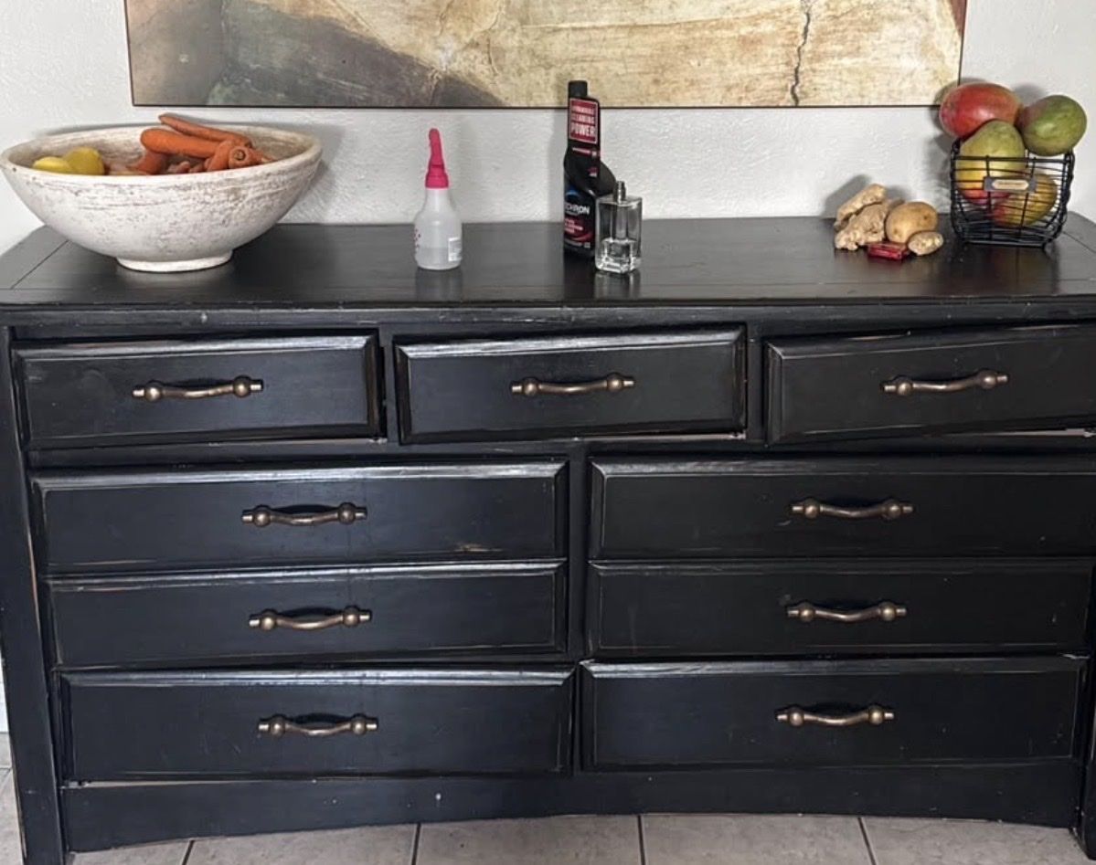 Dresser