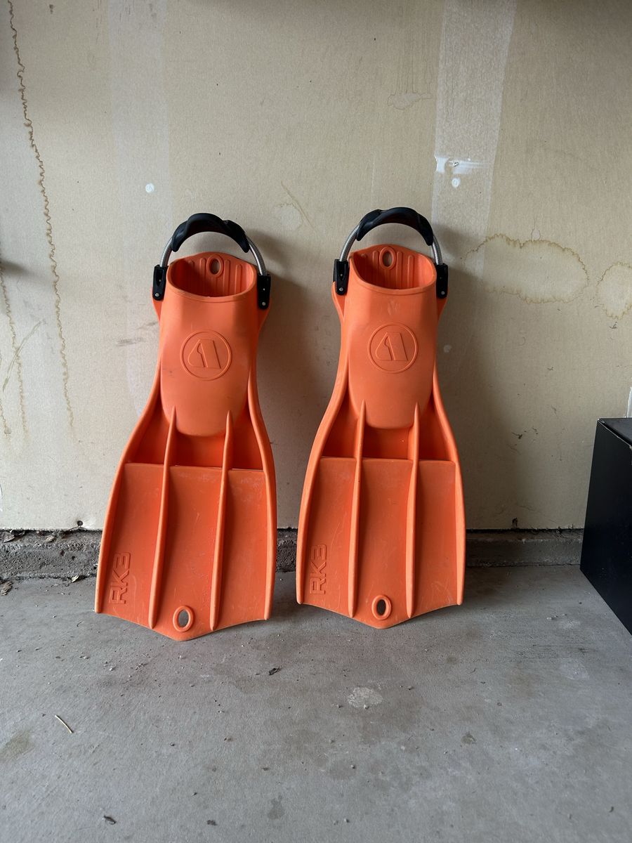 Apeks RK3 dive fins size Large