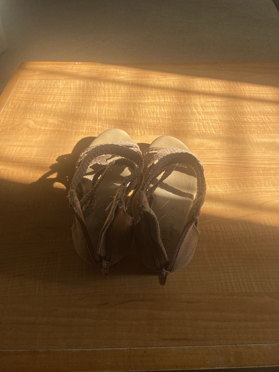 Main image 3