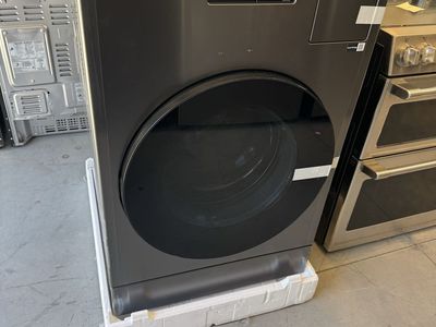 New scratch and dent Samsung Bespoke AI All-in-One Washer Dryer Combo 5.3 cu. ft. Ultra Capacity Washer and VENTLESS Heat Pump