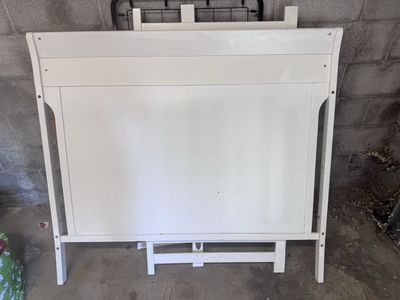 White Dream On Baby Crib