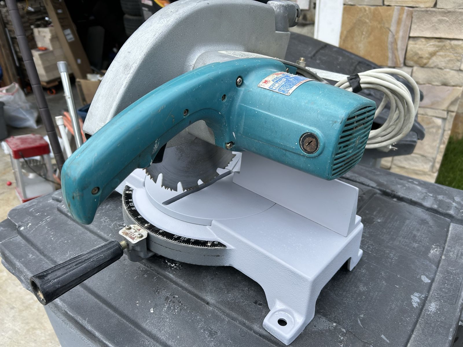 Mikita chop saw