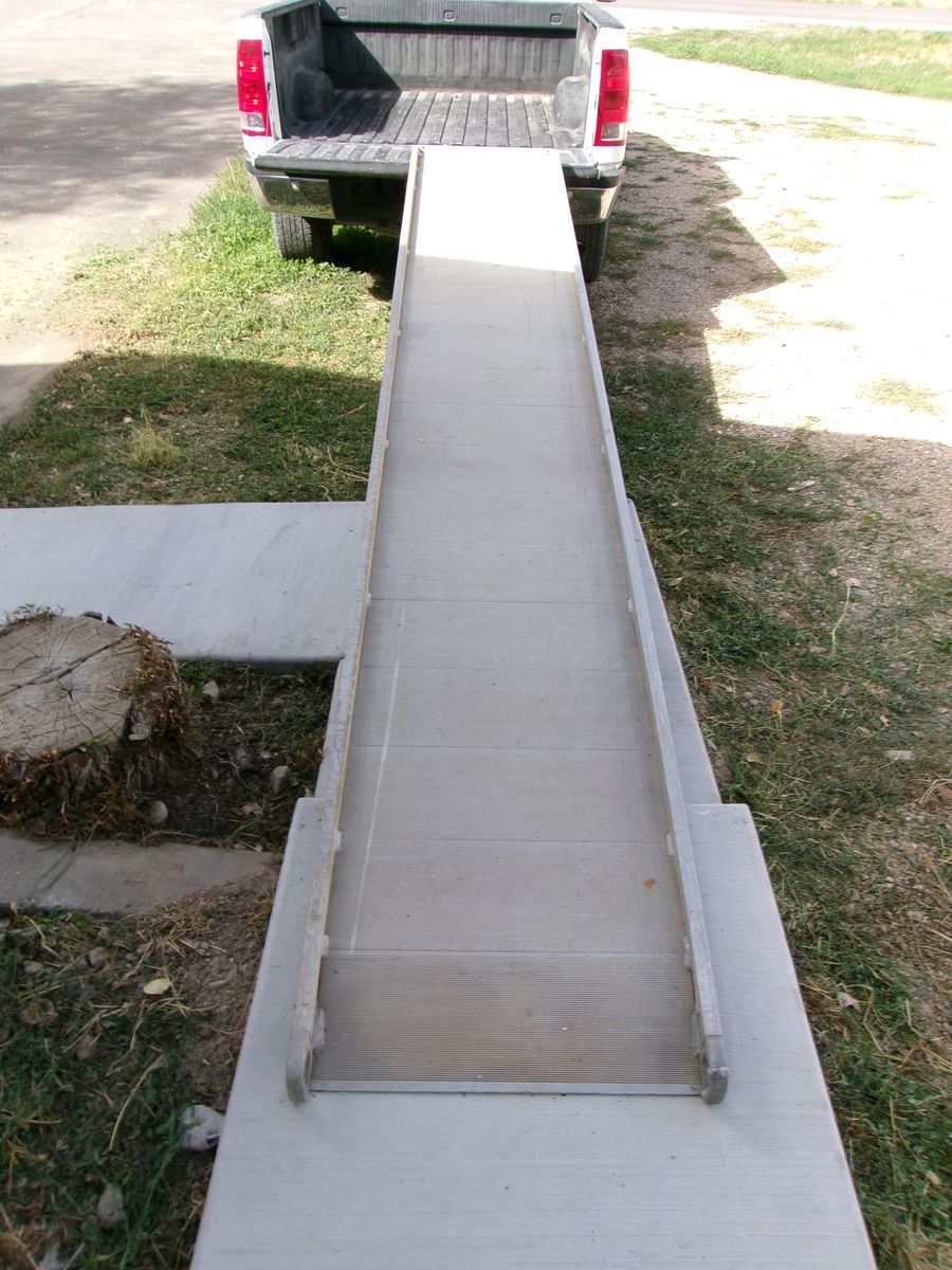 Heavy-Duty Aluminum Loading Ramp