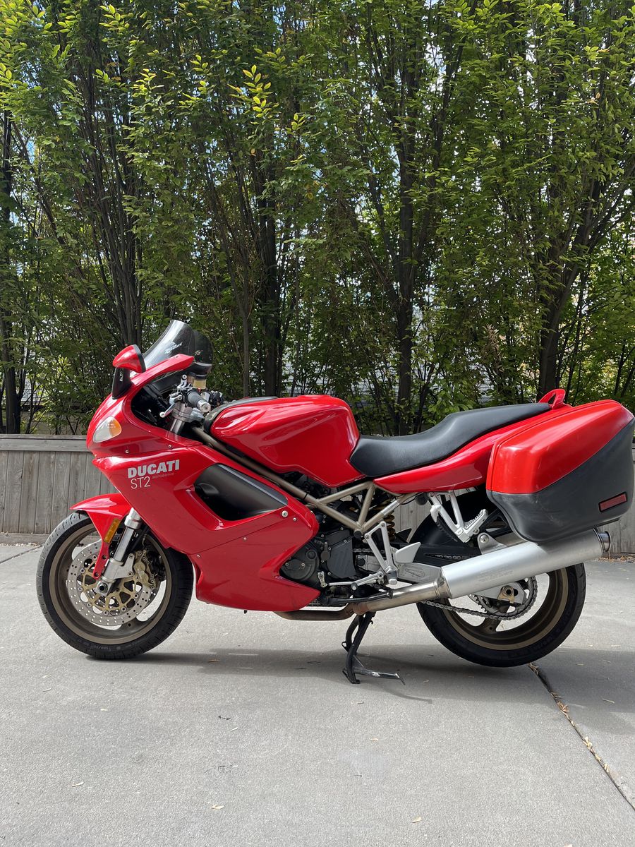 2000 Ducati ST2