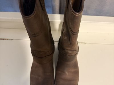 Women's Harley Davidson riding boots, great condition!