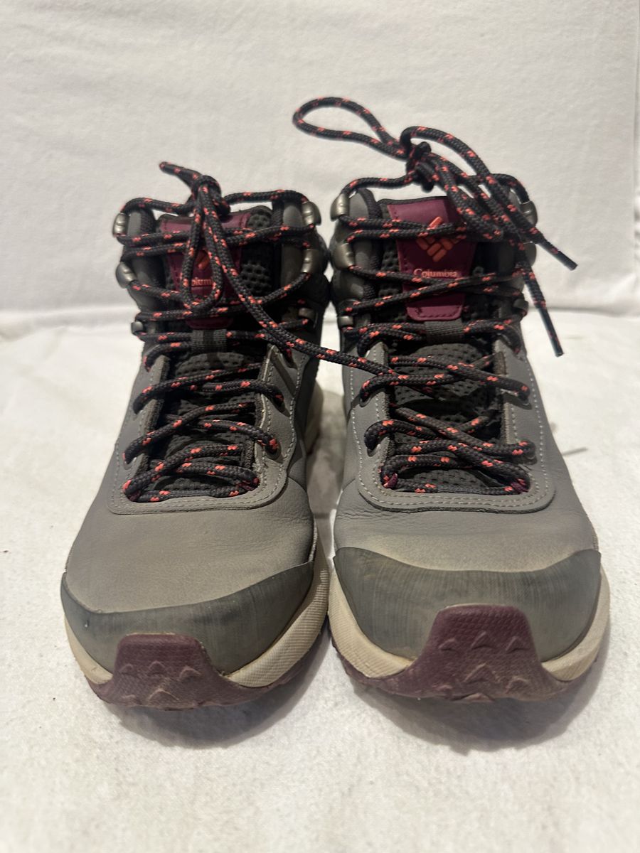 Columbia Women’s 5.5/youth 4 Grey Hiking Boots