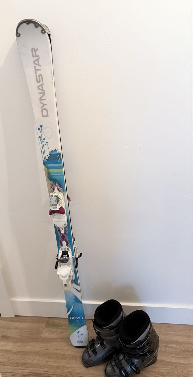Dynastar Neva 76 Skis with Bindings & Ski Boots - Women's 159cm - Great Condition