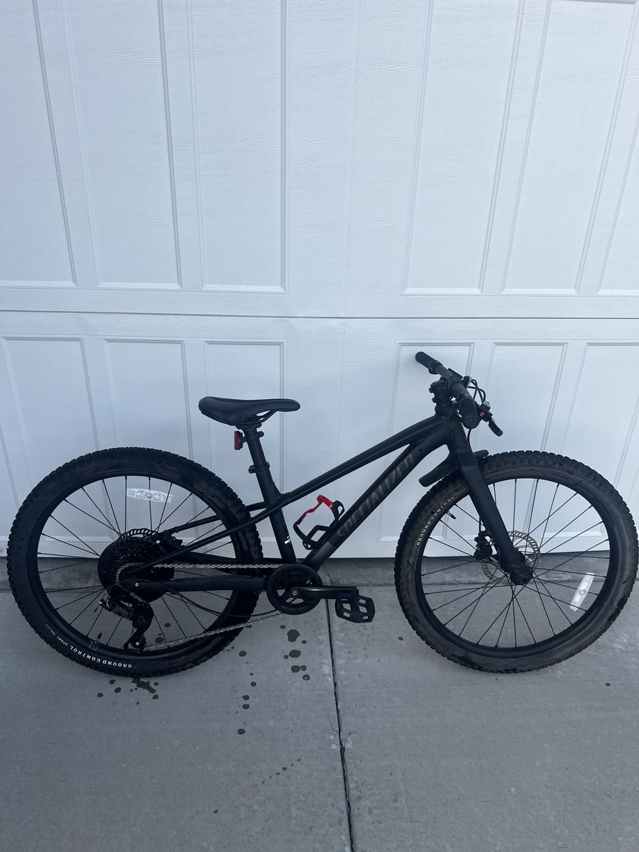 Specialized Riprock 24” Kids Mountain Bike – Great Condition