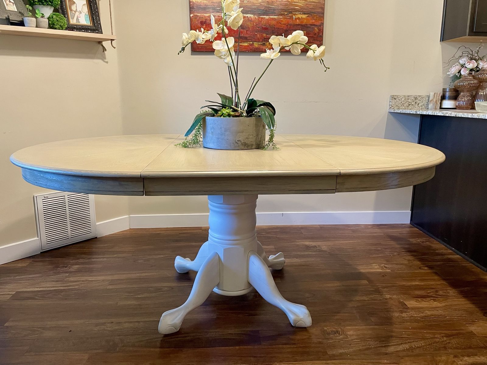 Farmhouse extendable dining table