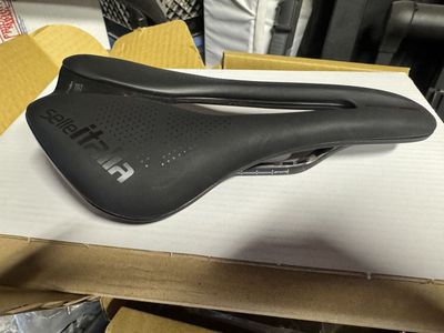 Selle Italia Novus Boost Evo Superflow with CarboKeramic Rail Brand new
