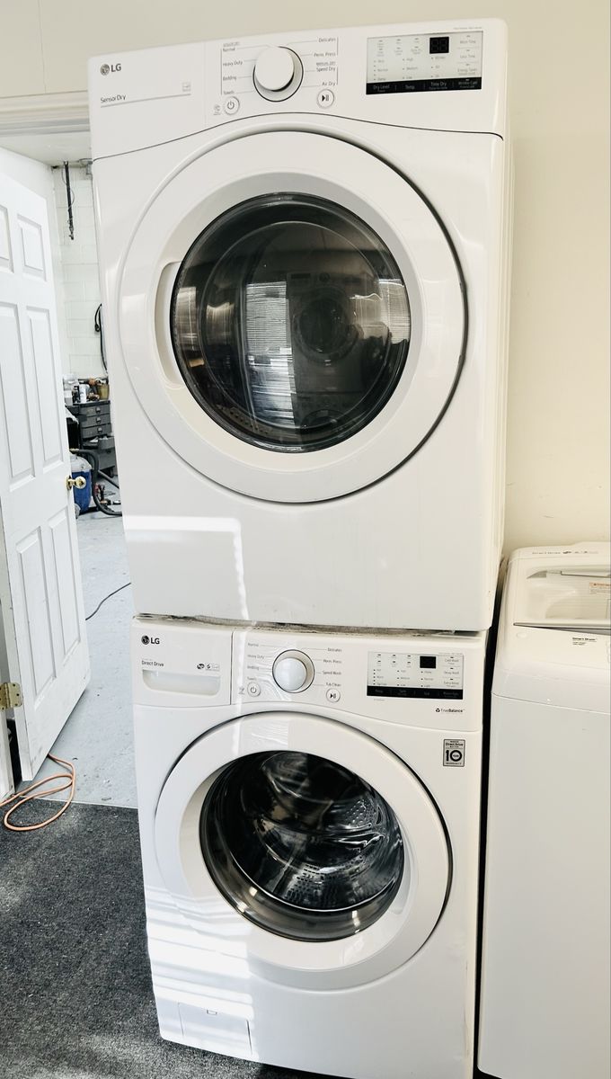 2023 LG washer and dryer set