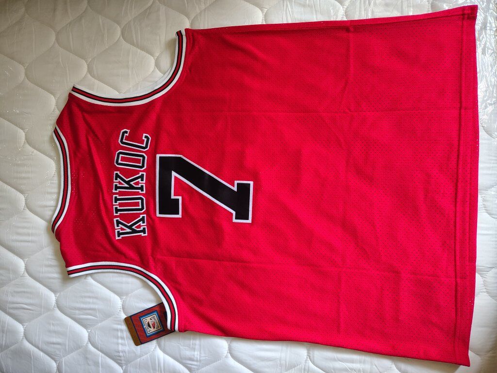 Toni Kukoc Chicago jersey