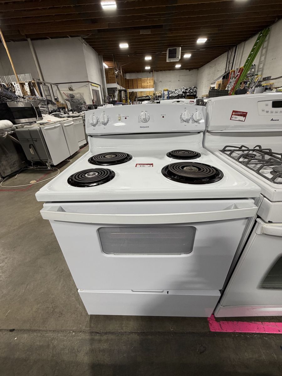 Hotpoint White Electric Range 30" 4-Burner Freestanding Oven Stove