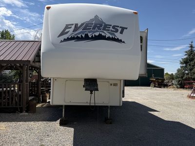 2004 Everest 5th Wheel