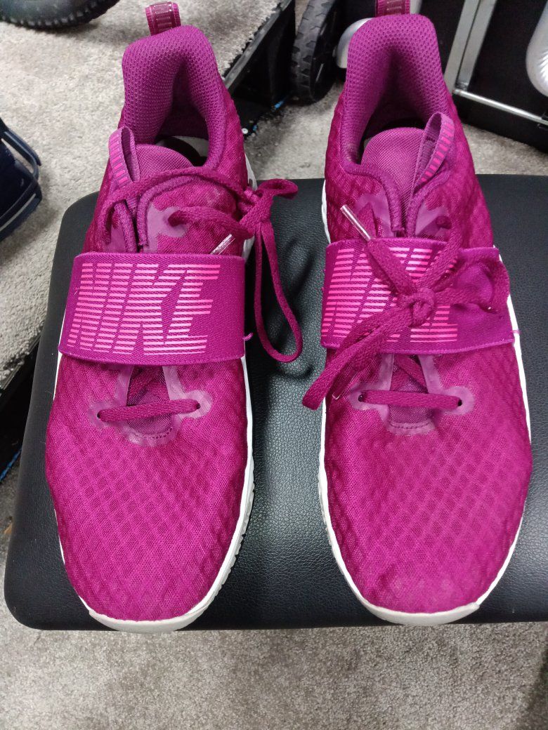 Nike Women's Shoes Size 11 Like New!