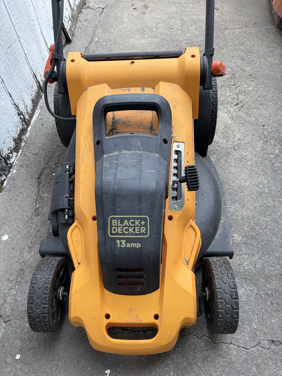 Black & Decker 13 Amp Electric Corded Push Mower