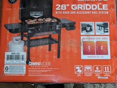 Blackstone "28 Grill w/ Hood