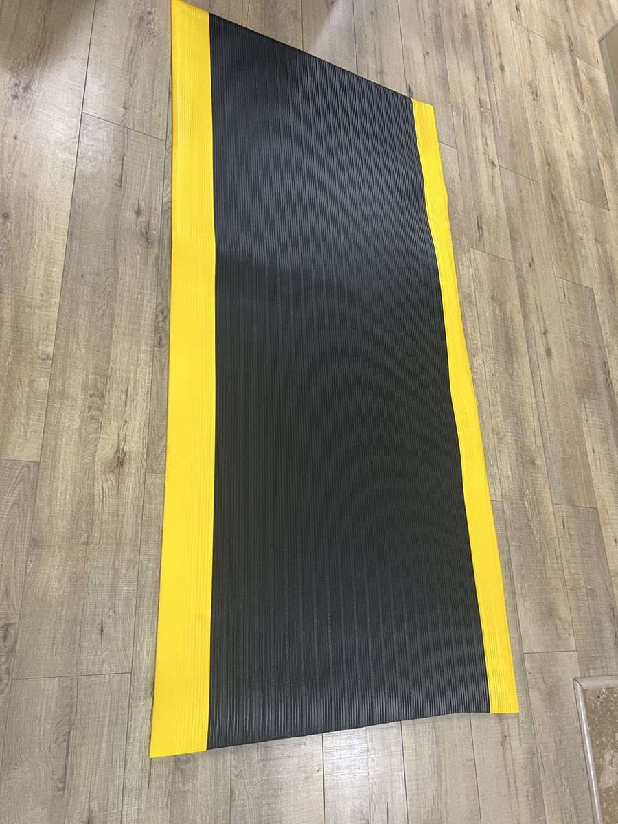 Antifatigue Runner: Ribbed, 3 ft x 6 ft, 3/8 in Thick