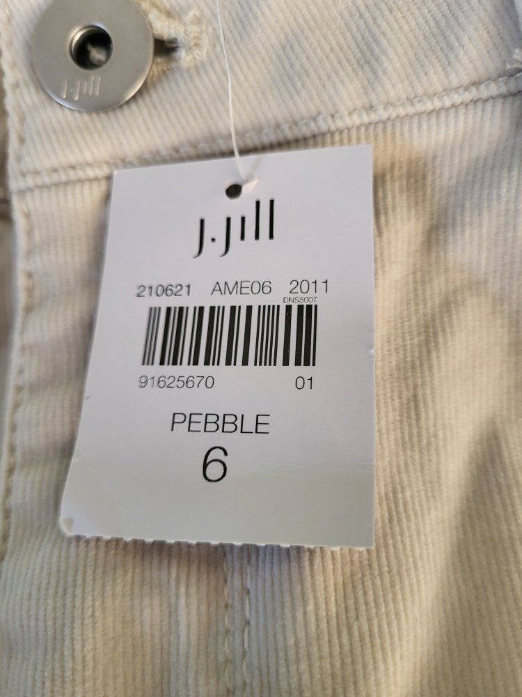 **NEW WOMEN'S CORDUROY PANTS**