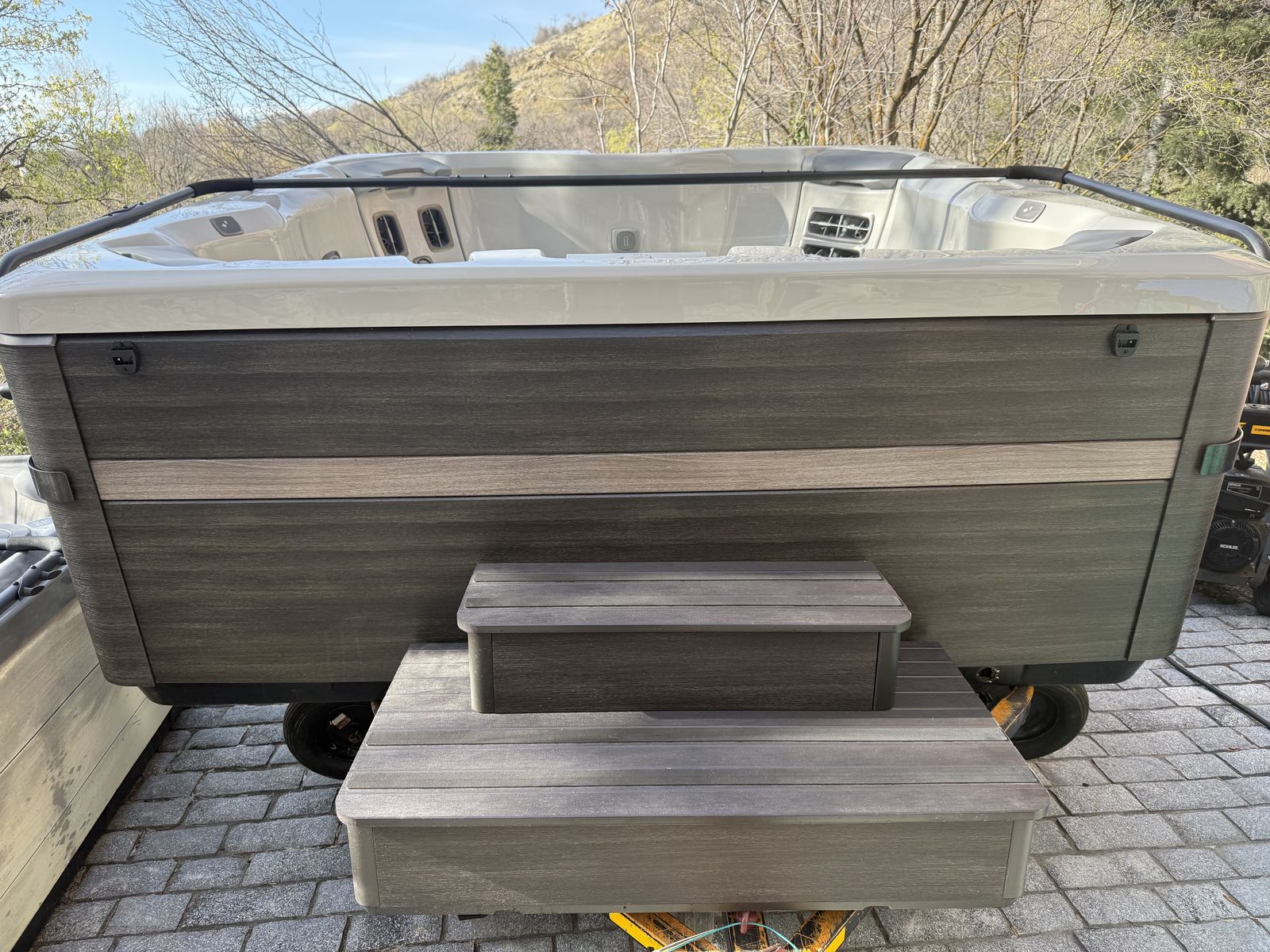 2025 Bullfrog Hot Tub Spa