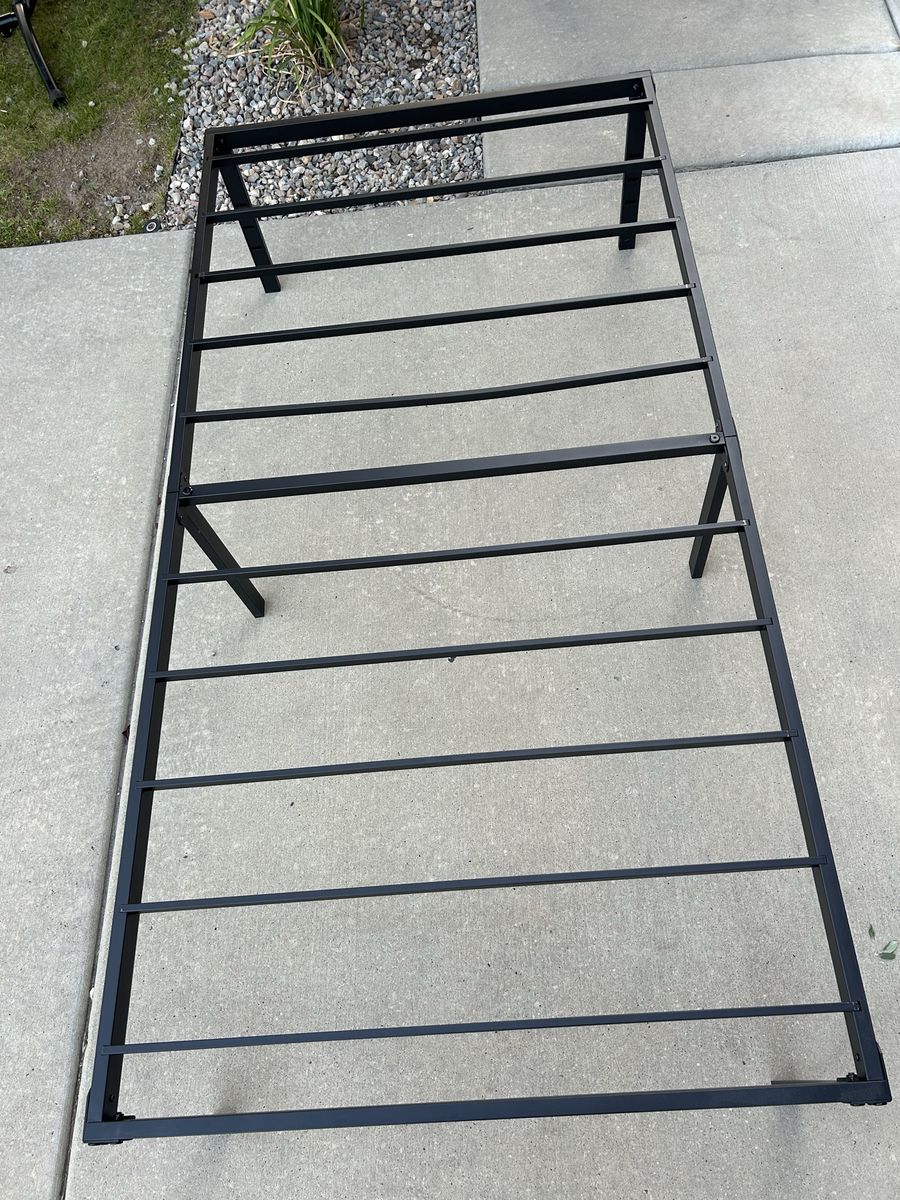 Twin mattress frame 18”