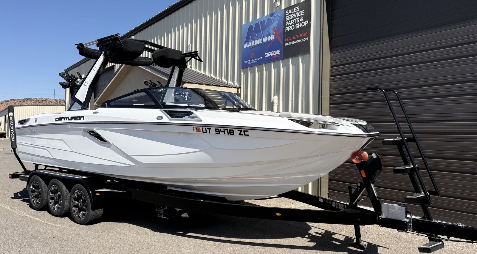 2022 Centurion Ri245 Wakeboard & Surf Boat with Triple Axle Trailer