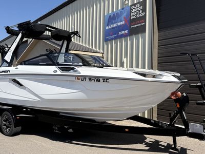 2022 Centurion Ri245 Wakeboard & Surf Boat with Triple Axle Trailer