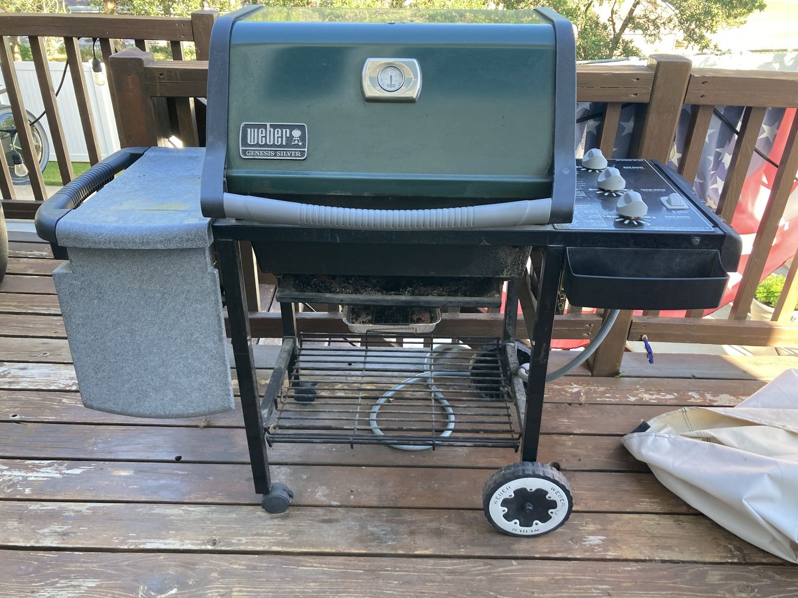 Weber Genesis Silver Gas Grill - Green BBQ natural gas only.