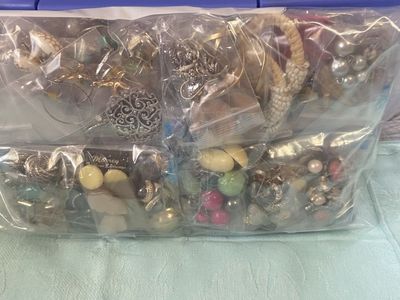 Jewelry (Lot of 76 Pairs of Earrings) Nice Look!