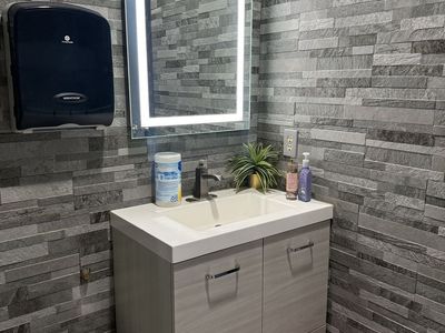 1 LED light with 1 cabinet