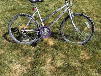 Magna MT.B Women's Mountain Bike - Silver/Purple Accents - Good Condition