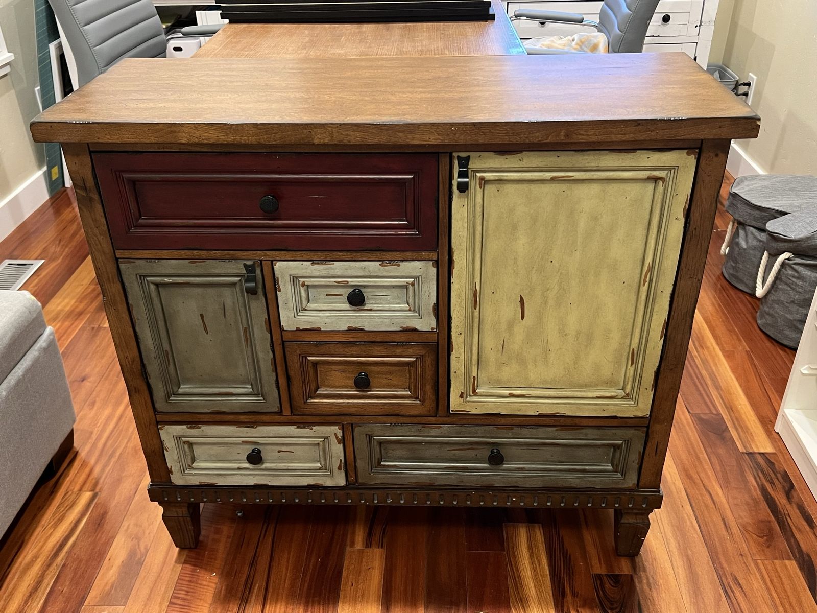 Solid wood entry cabinet