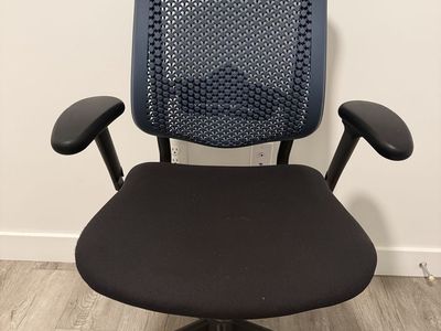 Herman Miller Celle Office Chair ( BLUE )