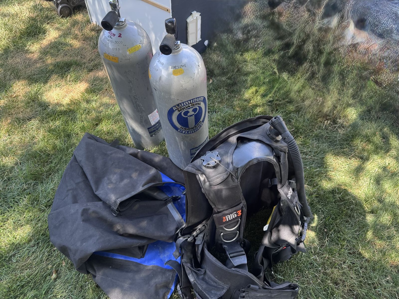 Scuba Diving Tanks & BCD - Aluminum 80 cu ft Tanks with Dive Gear