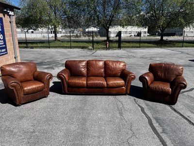 • 3-piece genuine leather sofa set