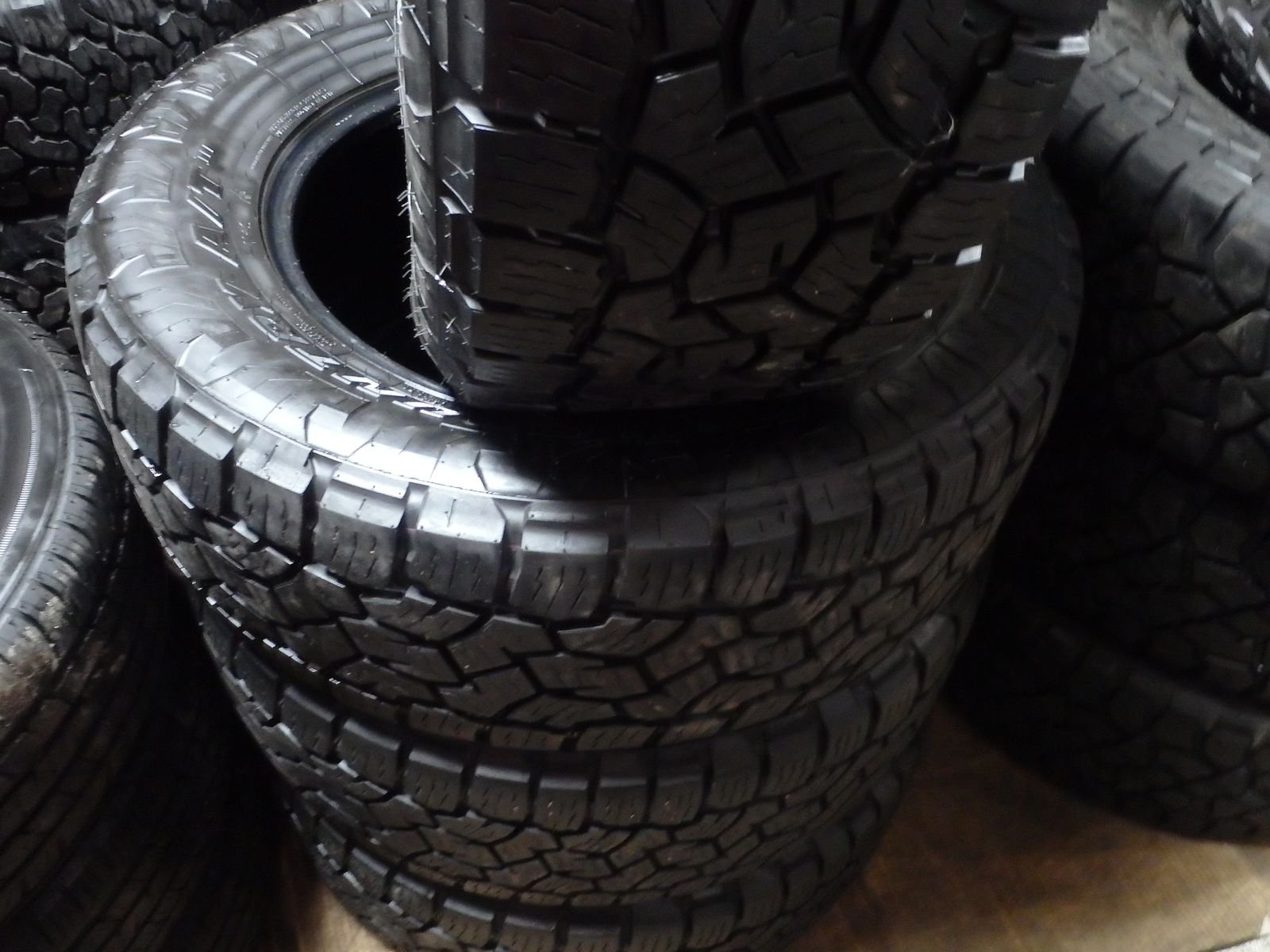 265/60R18 TOYO OPEN COUNTRY AL TERRAIN SET OF USED TIRES