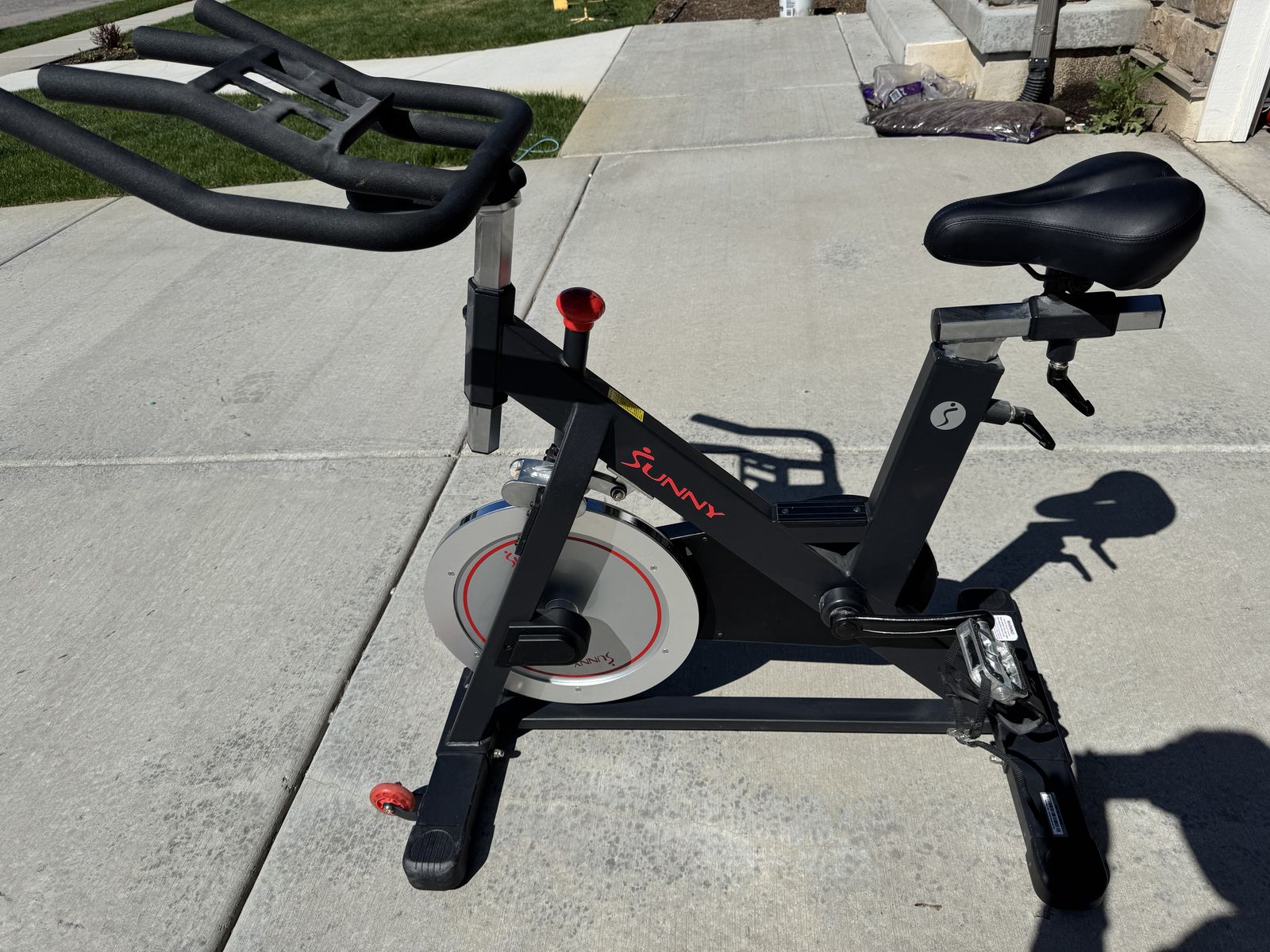 Sunny Health - Magnetic Exercise Bike