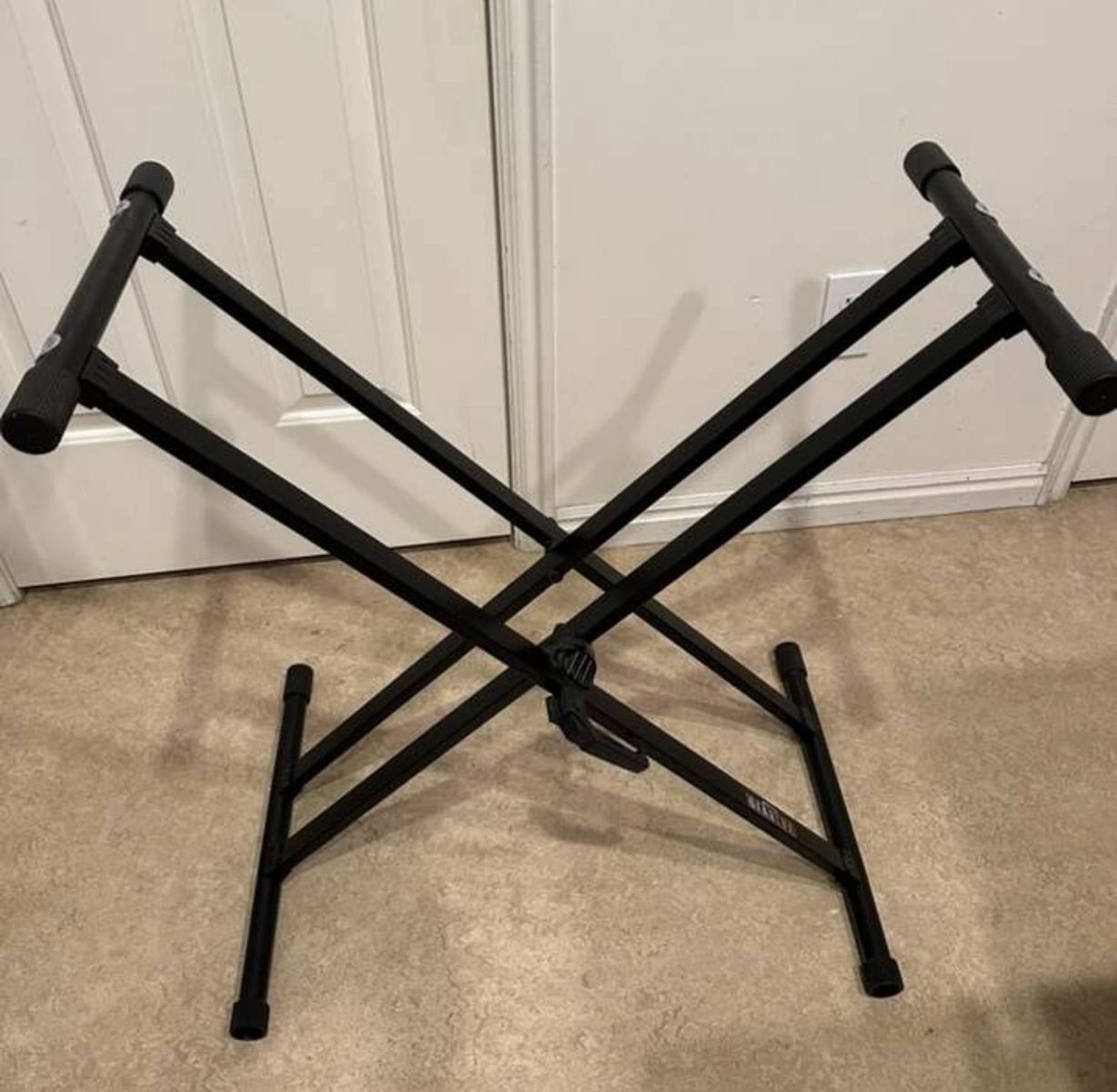  Heavy Duty Double-X Adjustable Piano, Keyboard & Equipment stand 