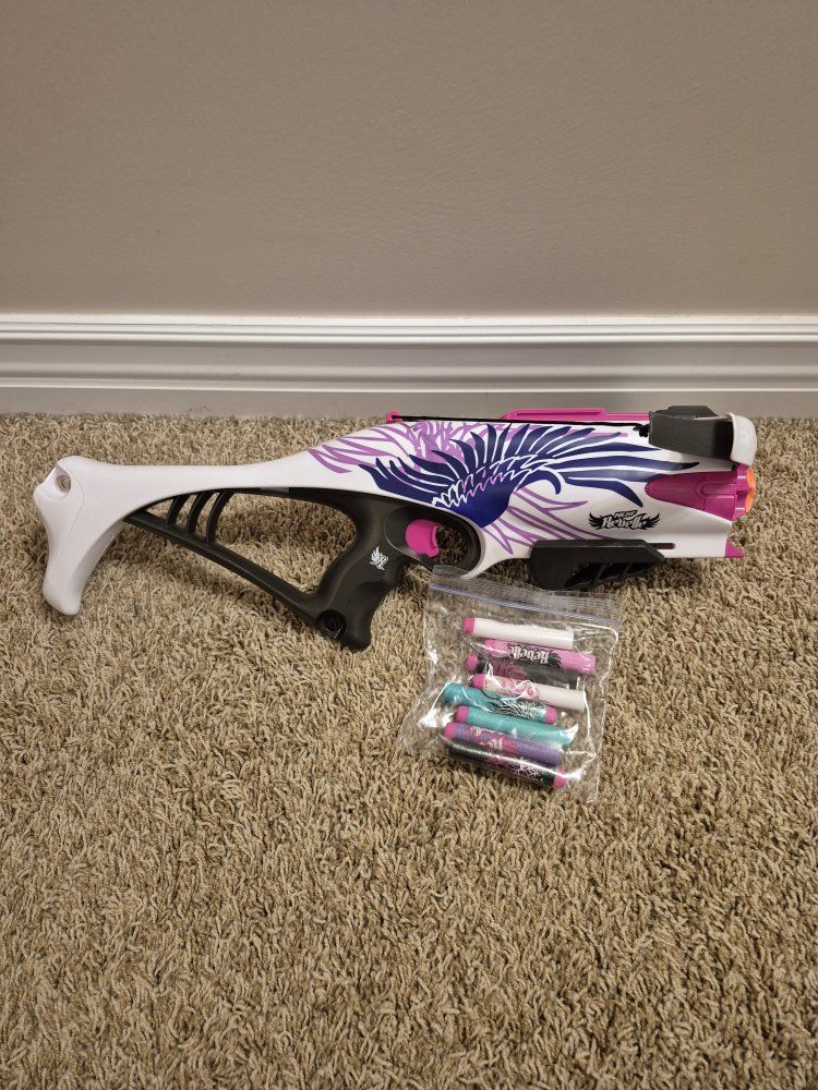 Nerf Rebelle crossbow & 8 darts, works great!
