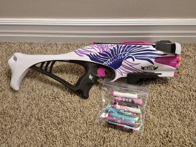 Nerf Rebelle crossbow & 8 darts, works great!